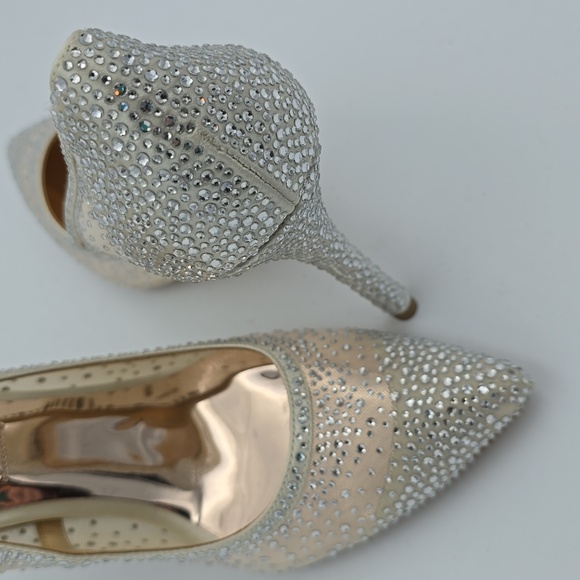 Badgley Mischka Weslee Mesh Crystal Adorned Princess Pumps, Women's Size 6 - Picture 16 of 16
